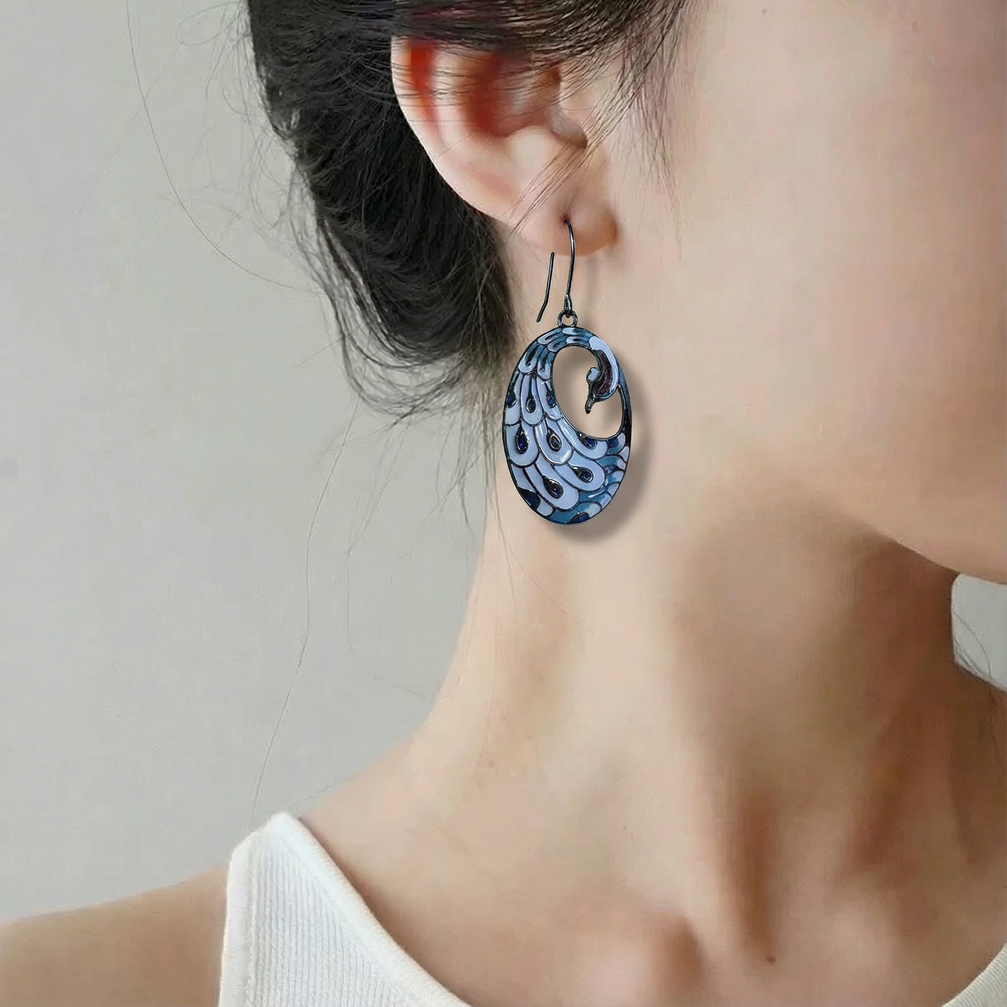 Modern Luxury Earrings · Unique Peacock Design · Enamel French Elegance - 我的商店